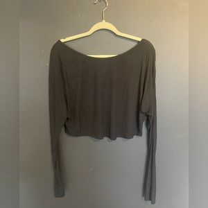 black crewneck crop top